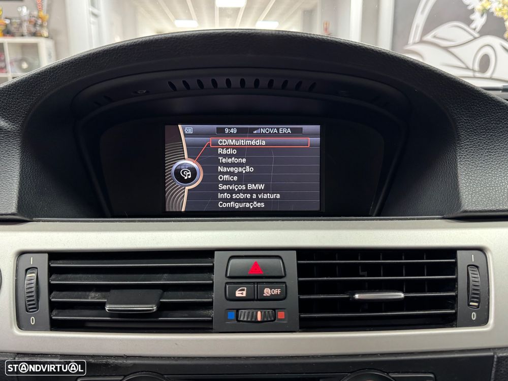 BMW 318 d Navigation Sport - 33