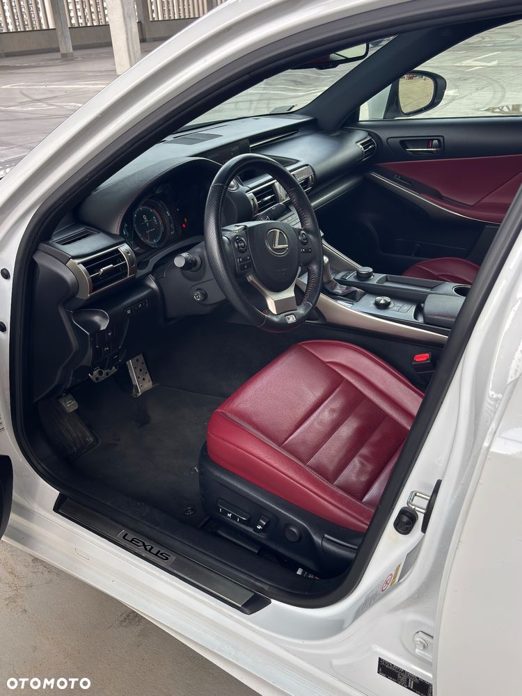Lexus IS 200t F Sport - 8
