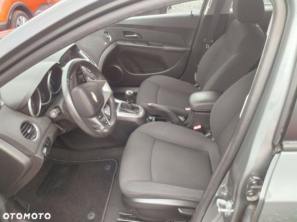 Chevrolet Cruze - 11