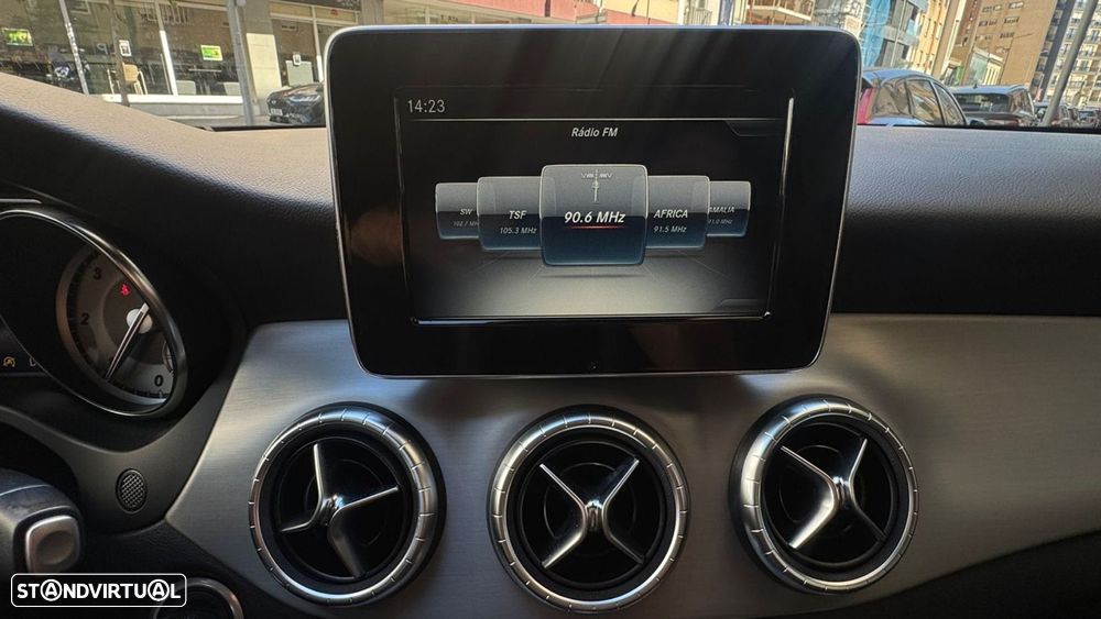 Mercedes-Benz CLA 220 d Shooting Brake AMG Line Aut. - 18