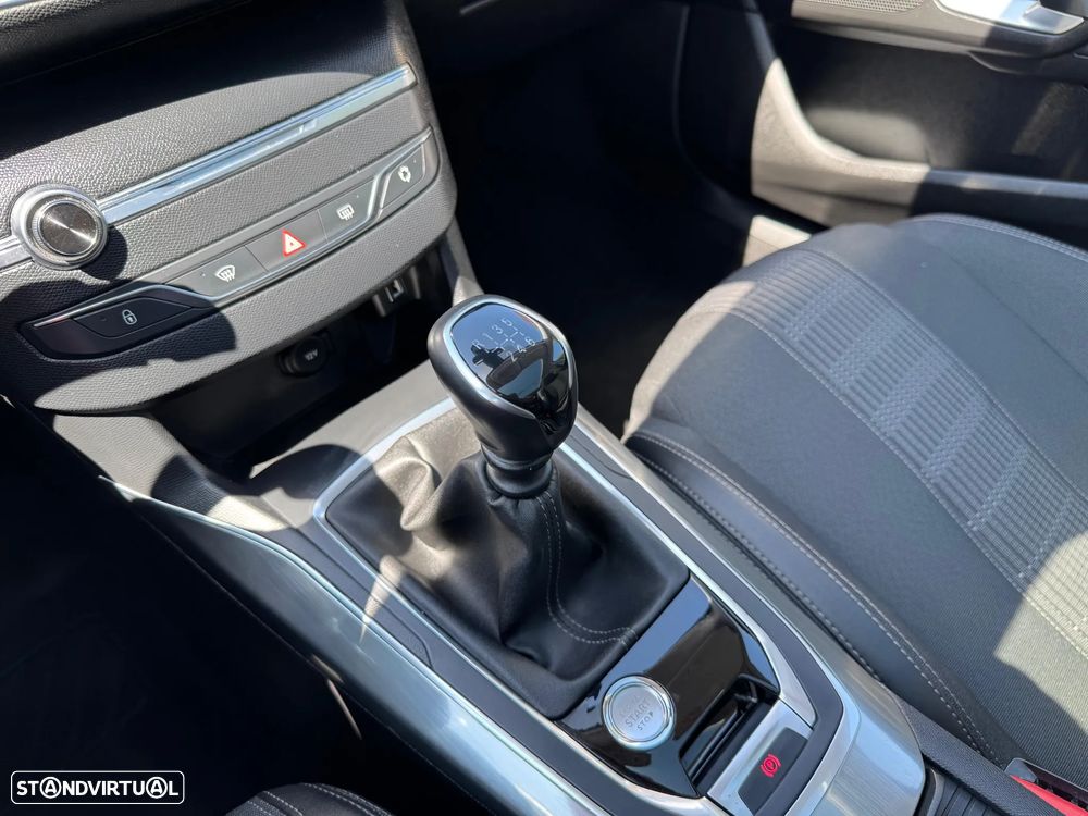 Peugeot 308 PureTech 130 GPF Stop & Start Allure Pack - 22