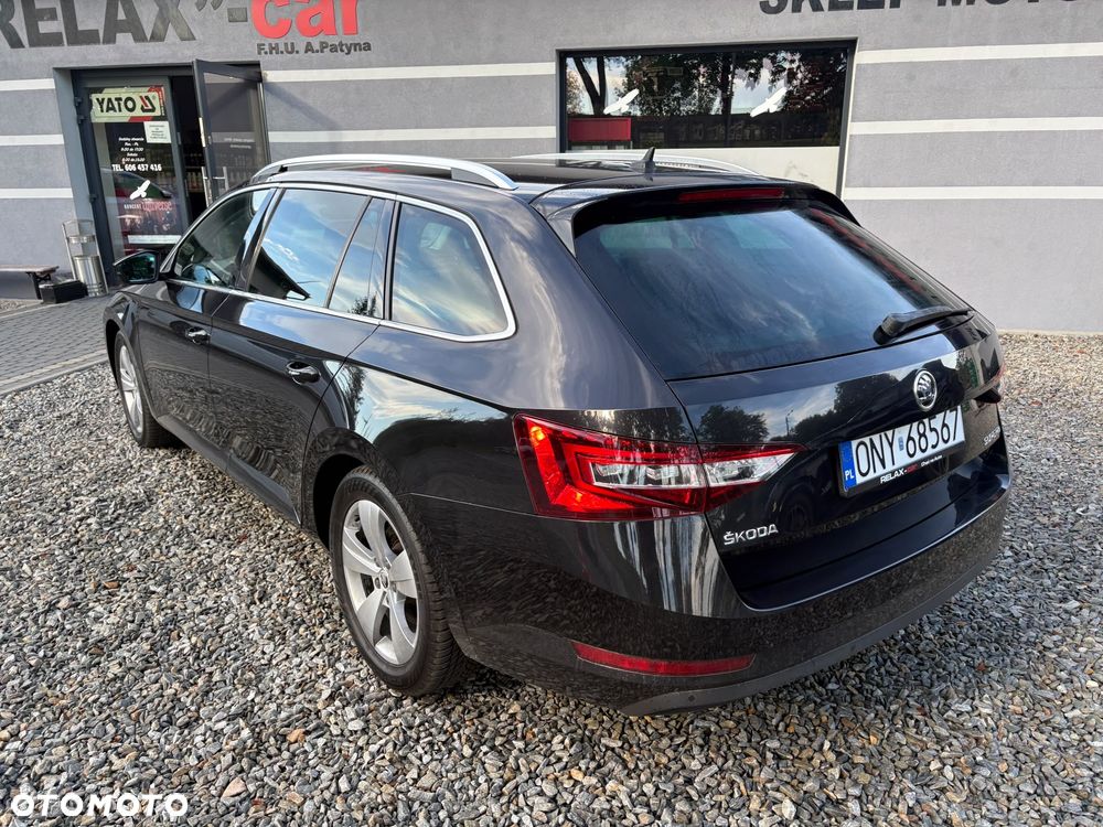 Skoda Superb 2.0 TDI Style DSG - 9