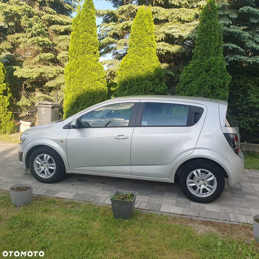 Chevrolet Aveo 1.4 16V LS Design+ - 6