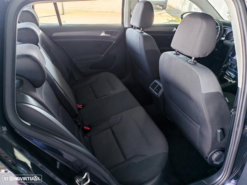 VW Golf Variant 1.6 TDi Confortline - 13