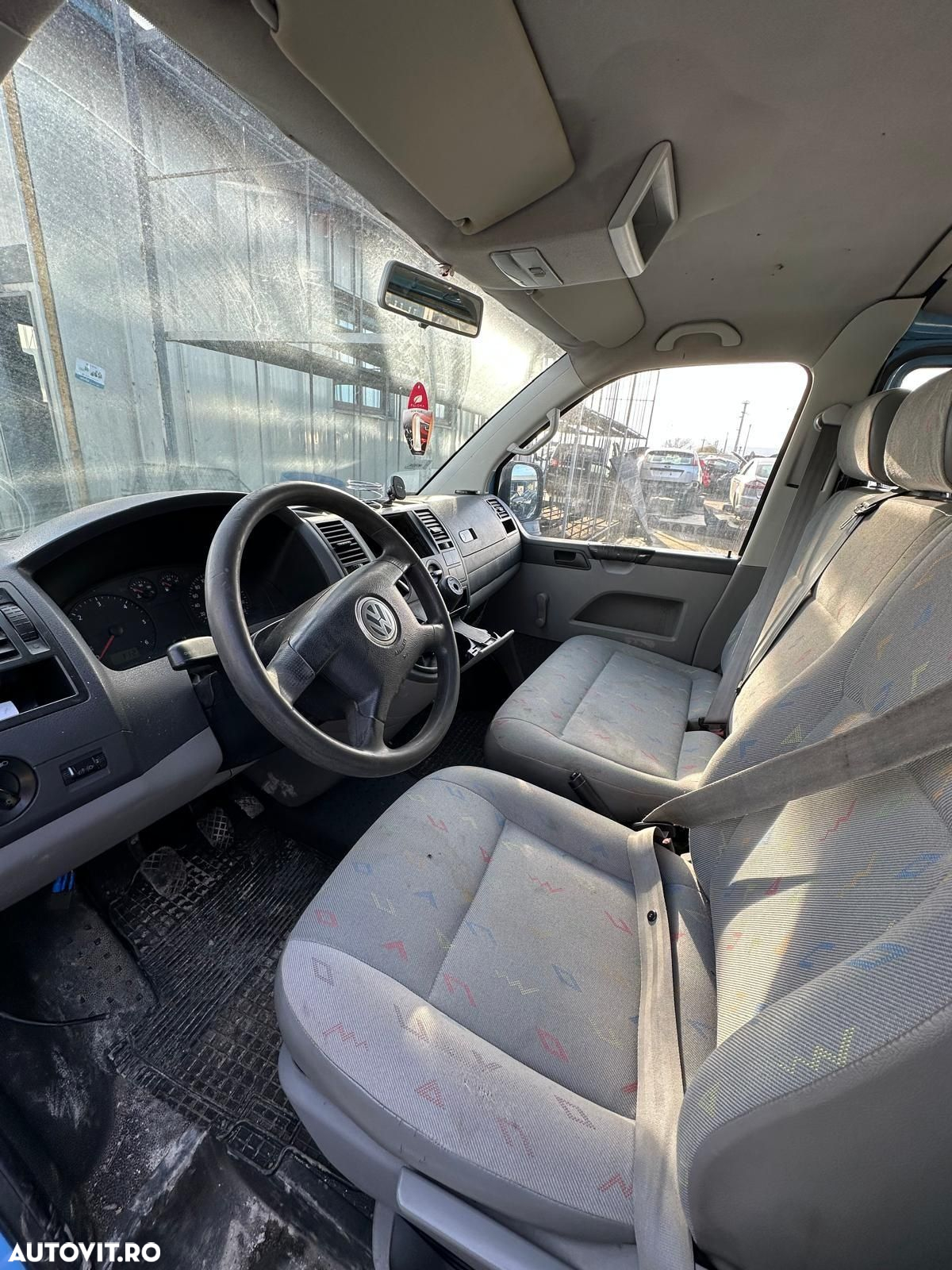 Dezmembram Volkswagen T5 2006 2.5tdi AXD Manual 6 trepte - 7