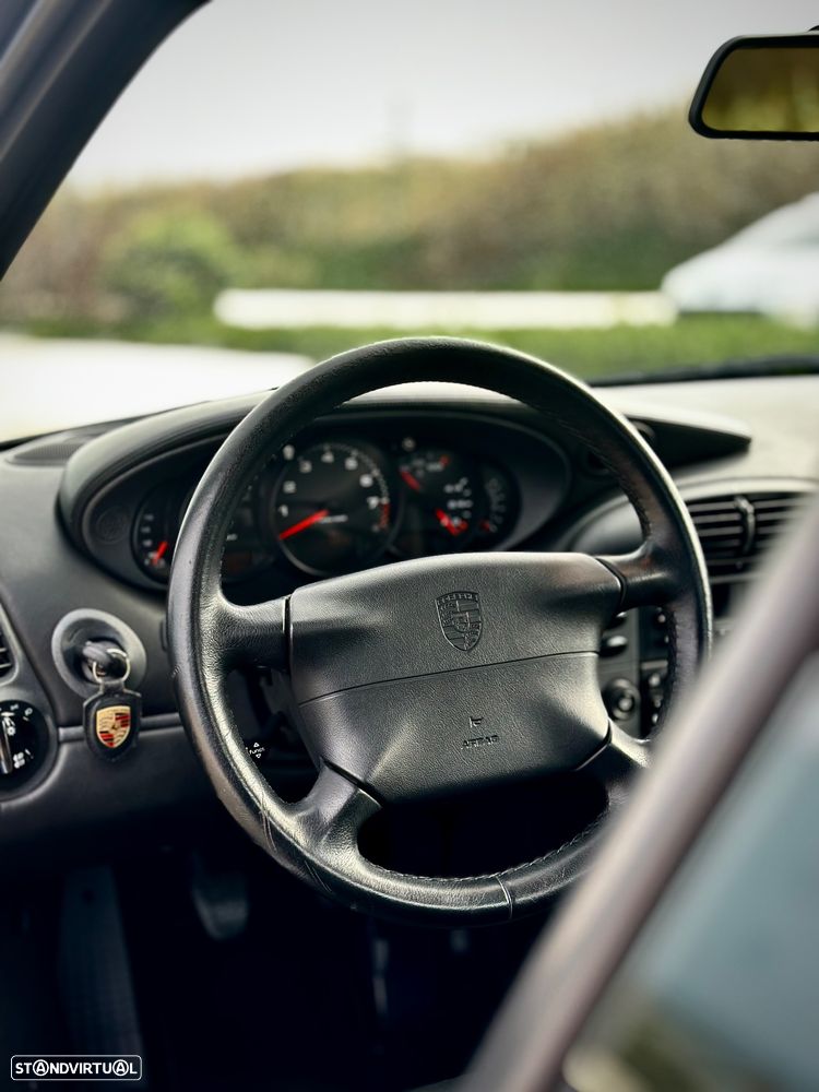 Porsche 911 (996) Carrera Coupé - 8