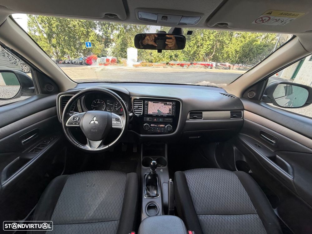 Mitsubishi Outlander 2.2 DI-D Intense - 26