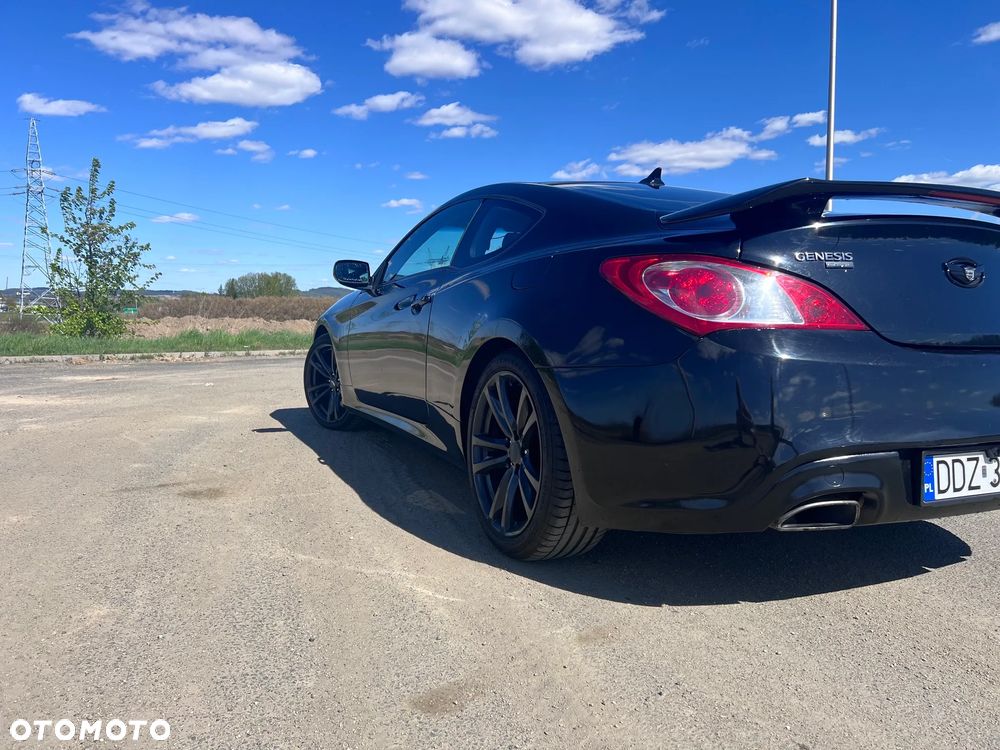 Hyundai Genesis - 2