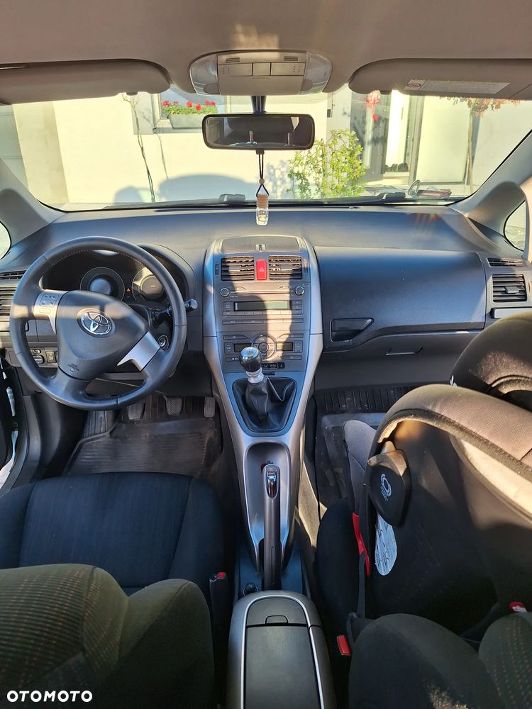 Toyota Auris 1.33 VVT-i - 8