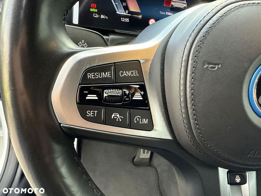 BMW i4 - 18