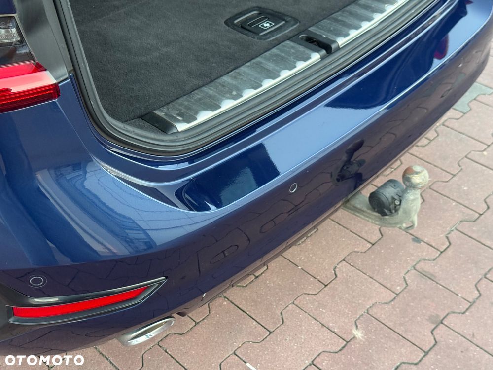 BMW Seria 3 320d Sport Line - 24