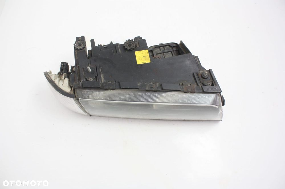REFLEKTOR PRZEDNI PRAWY LAMPA BMW 728 E38 - 1