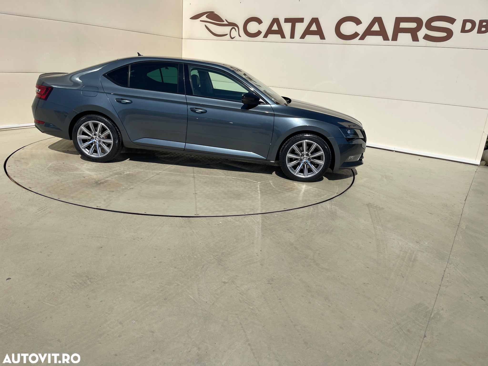 Skoda Superb 2.0 TDI DSG Style - 14