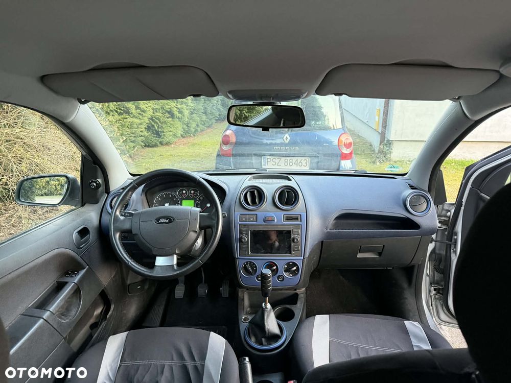 Ford Fiesta 1.4 Ambiente - 10
