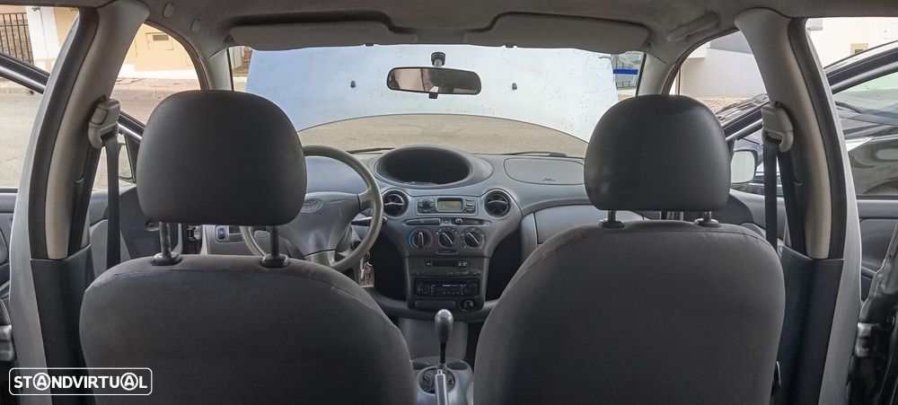 Toyota Yaris 1.0 Terra - 21