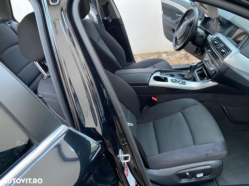 BMW Seria 5 520d Luxury Line - 9