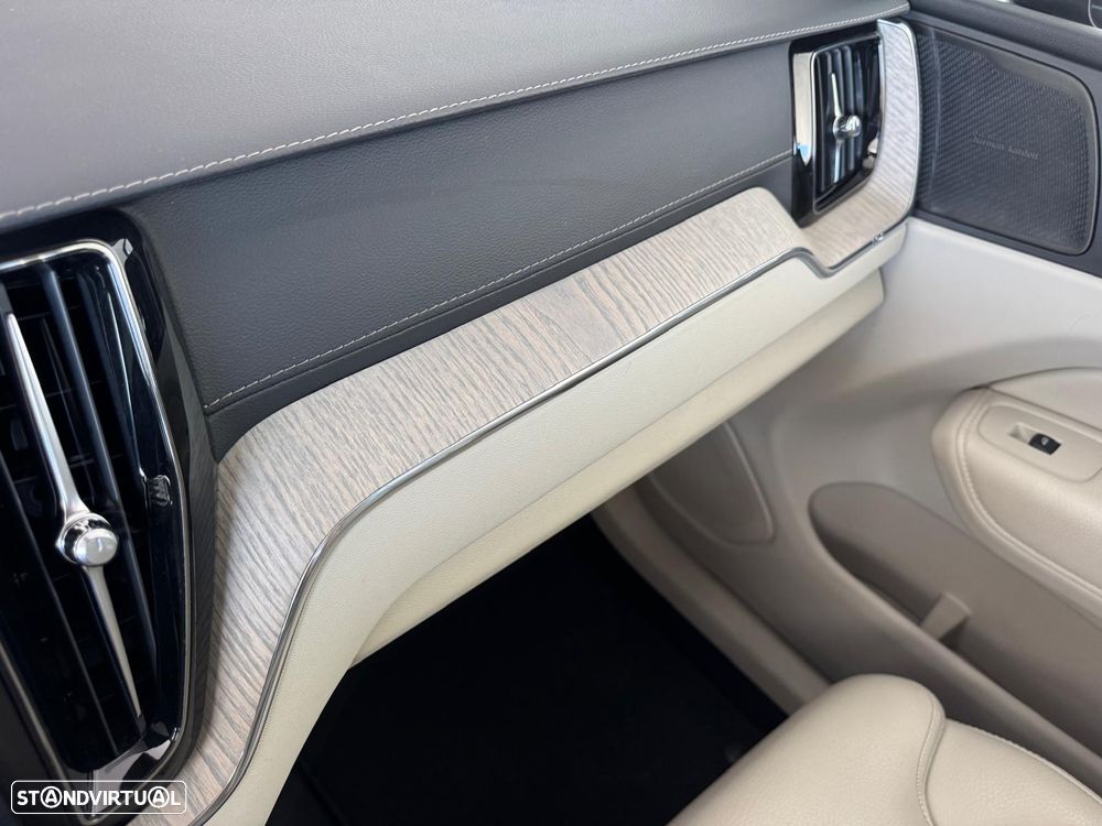 Volvo XC 60 2.0 T6 PHEV Inscription AWD - 28