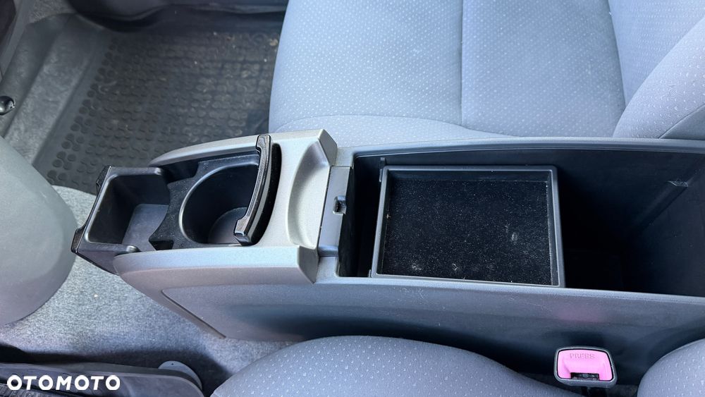 Toyota Prius 1.5 VVT-i Sol - 30