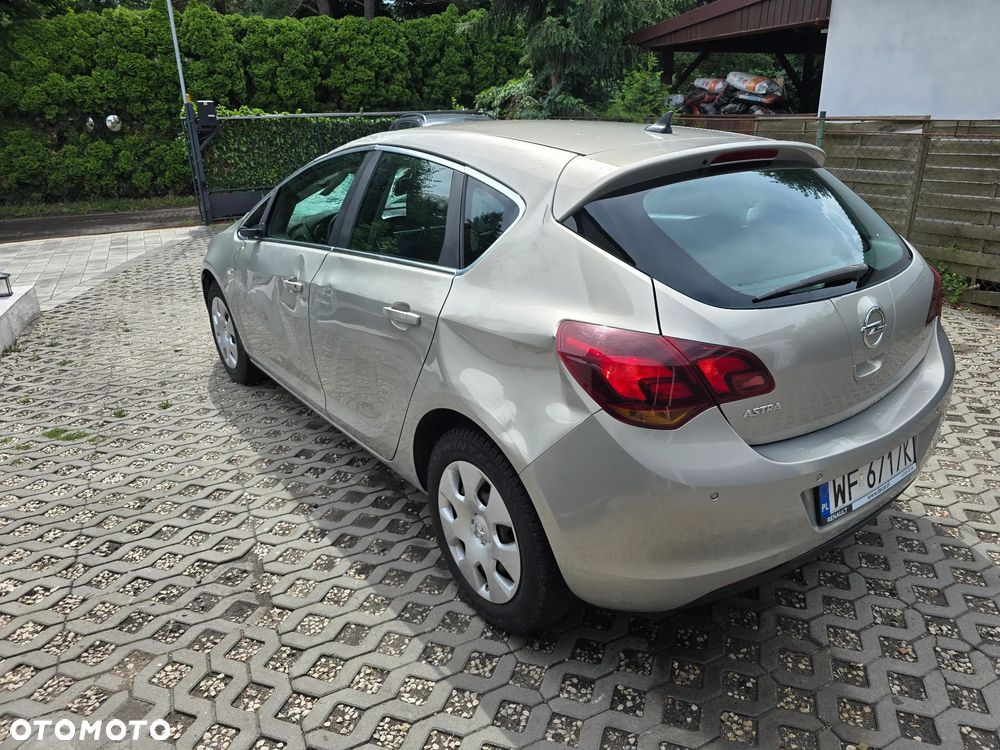 Opel Astra 1.6 Cosmo - 4