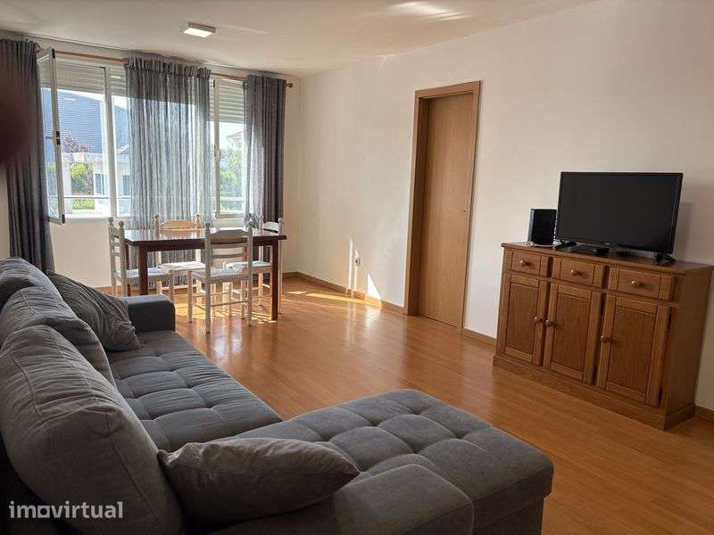 T2 com lugar garagem para arrendamento - Grande imagem: 4/8