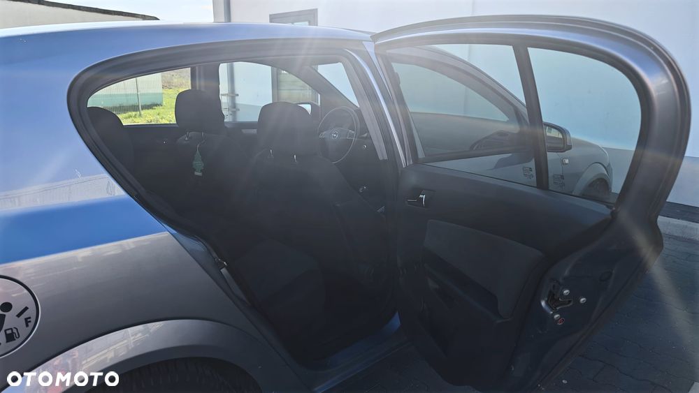 Opel Astra 1.6 - 11