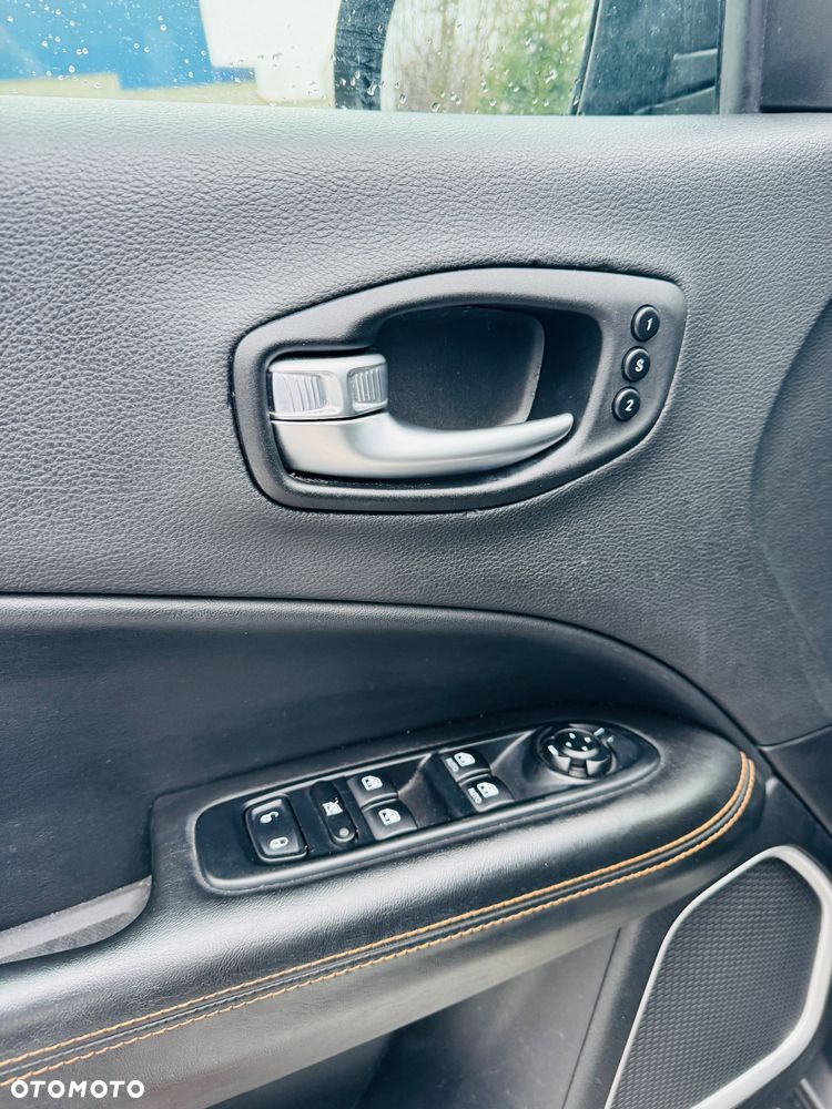 Jeep Compass 2.0 MultiJet Active Drive Limited - 22