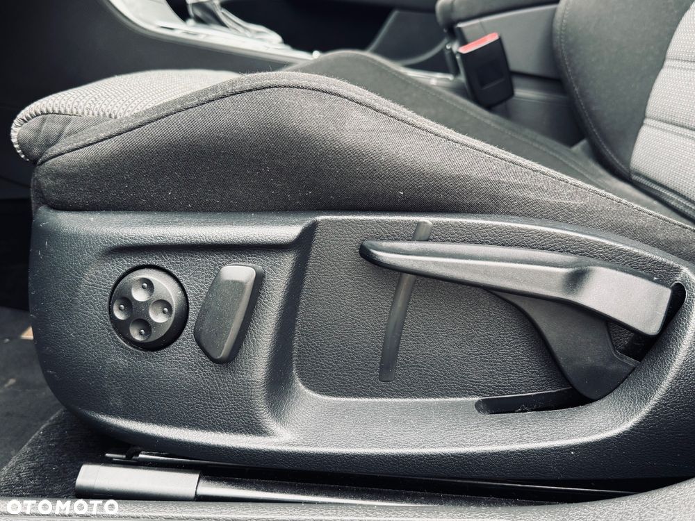 Volkswagen Passat Variant 1.4 TSI DSG BlueMotion Technology Exclusive - 23