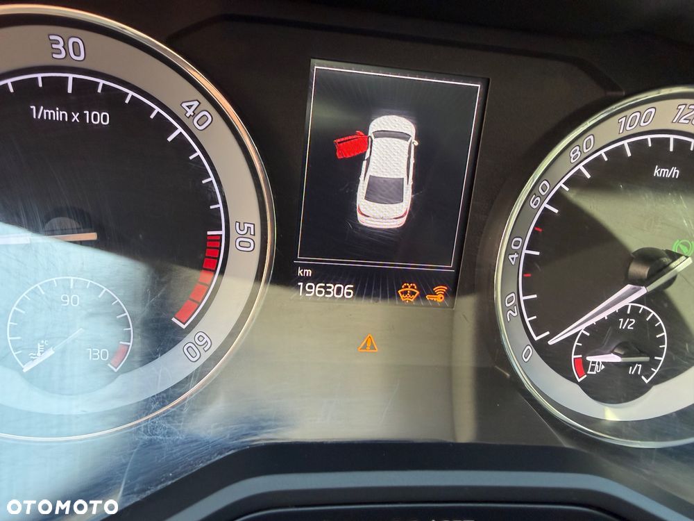 Skoda Superb 2.0 TDI L&K DSG - 22