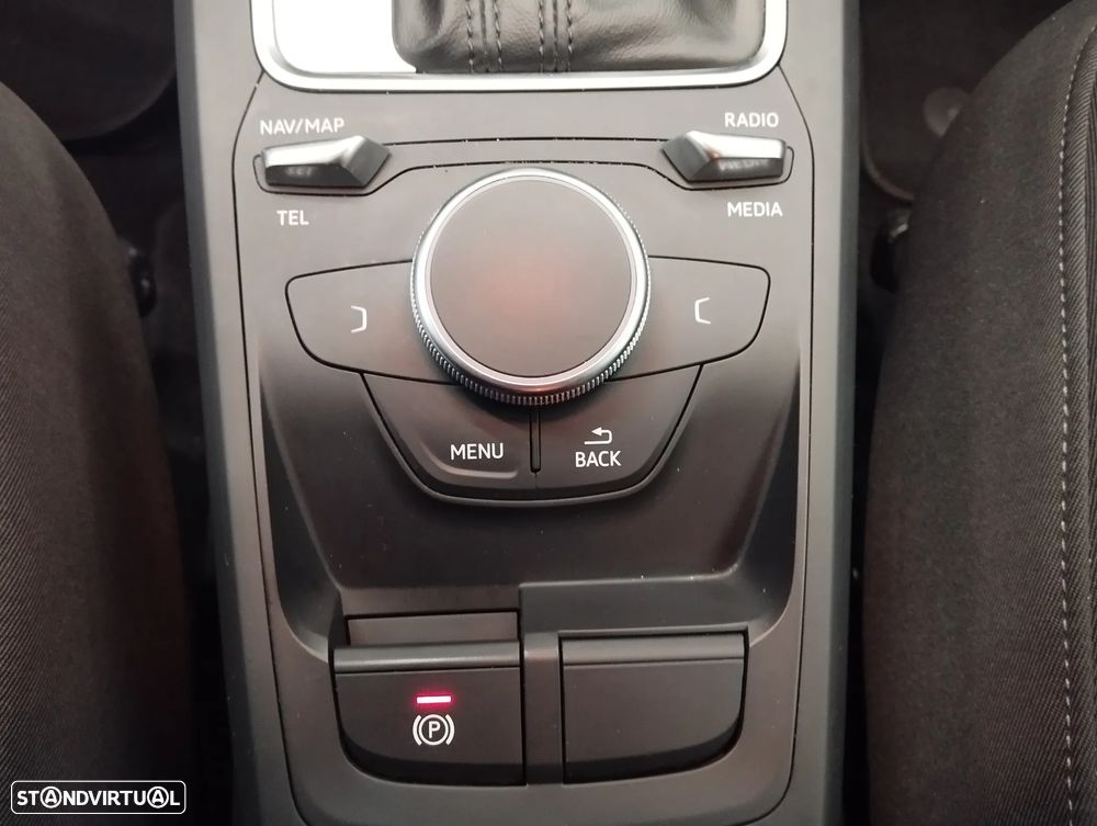 Audi Q2 30 TDI Design S tronic - 35