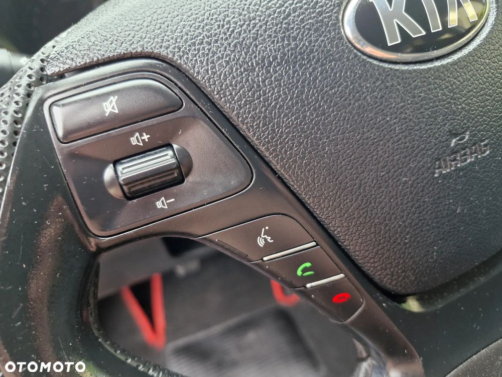 Kia Ceed 1.4 CVVT Dream-Team Edition - 19