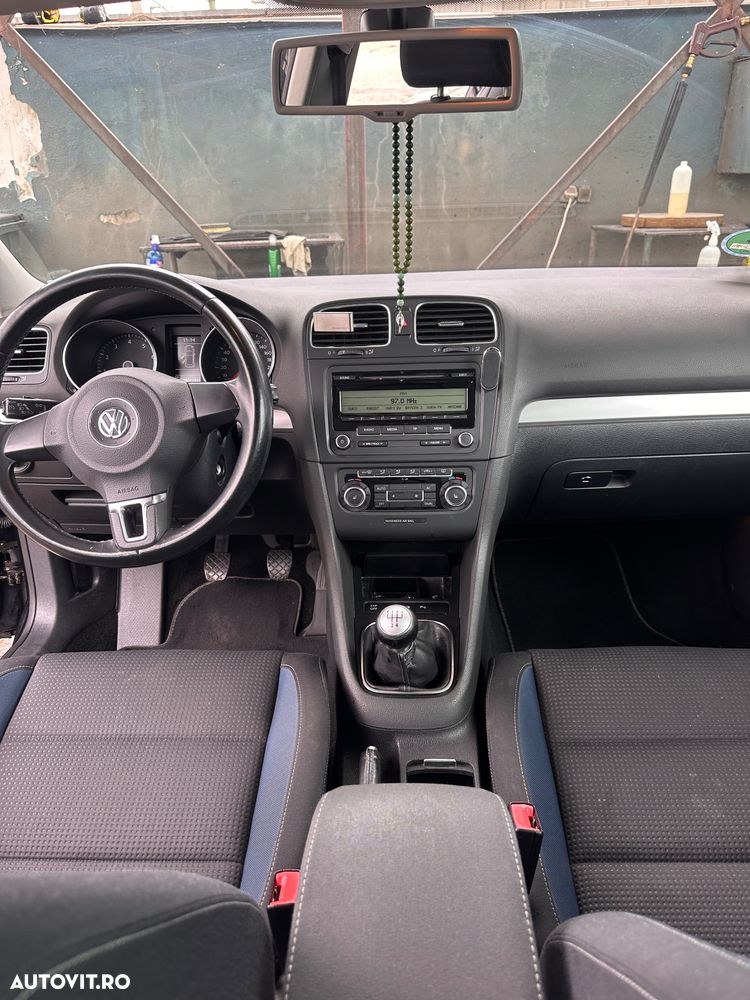 Volkswagen Golf - 8