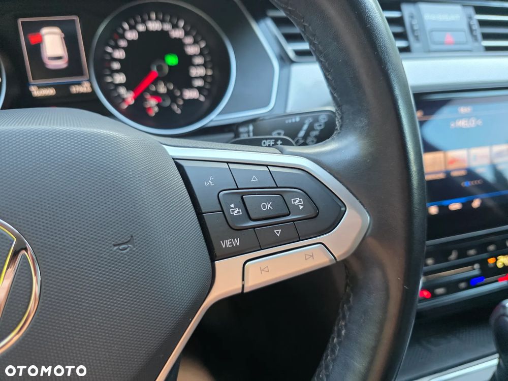 Volkswagen Passat 2.0 TDI SCR DSG Business - 34