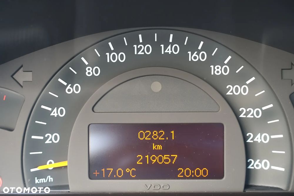 Mercedes-Benz Klasa C 200 CDI Classic - 13