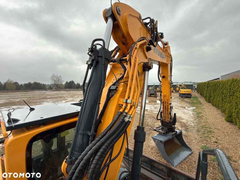 Hyundai HX 235 LCR - 13