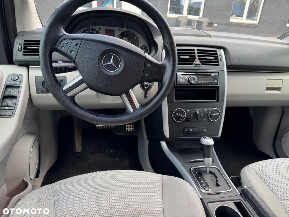 Mercedes-Benz Klasa B 200 Autotronic Special Edition - 14