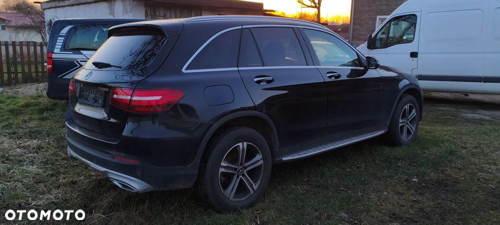 Mercedes-Benz GLC 220 d 4Matic 9G-TRONIC Exclusive - 4