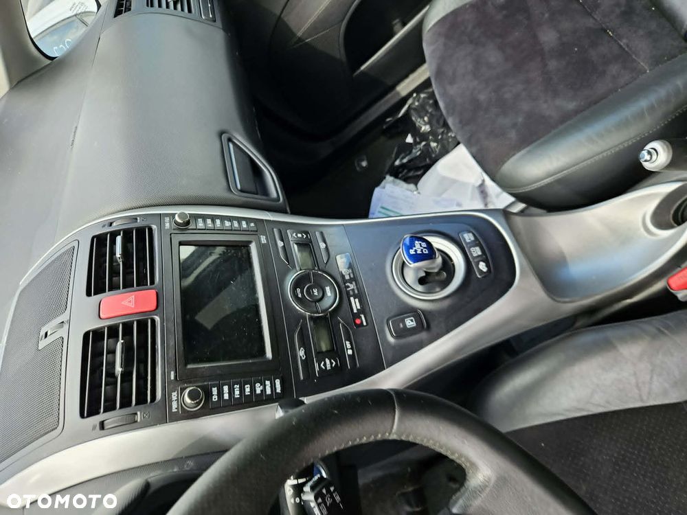 Toyota Auris 1.8 HSD Luna - 14