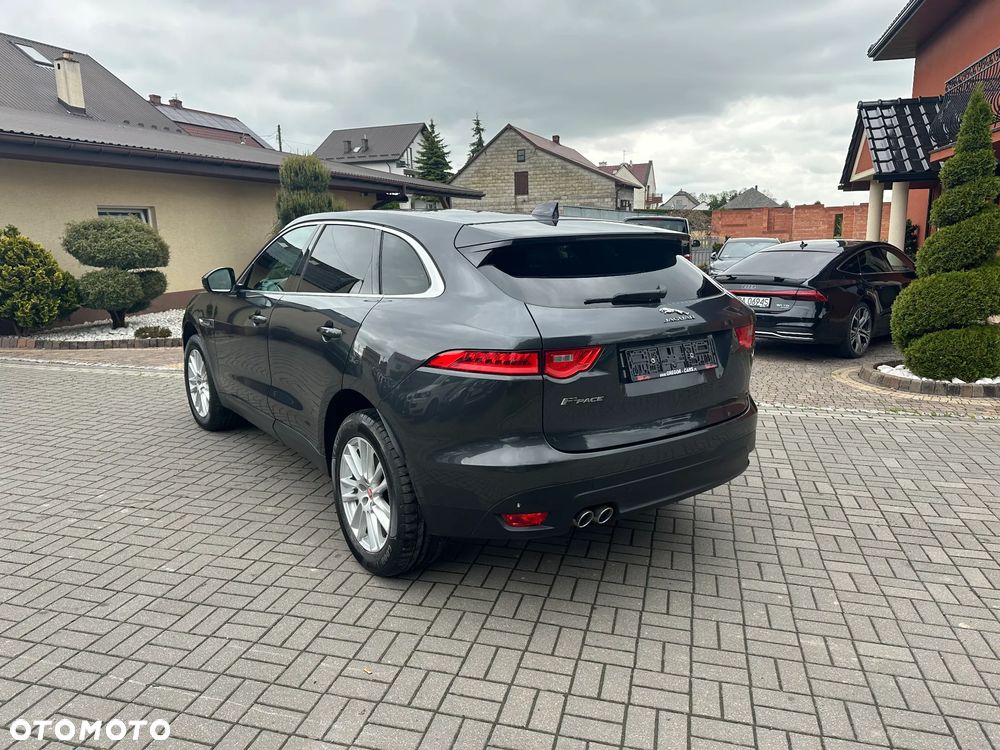 Jaguar F-Pace - 6