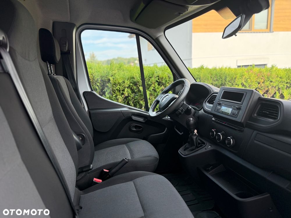 Renault Master Kontener 2.3 dCi 165 km 2023 - 9