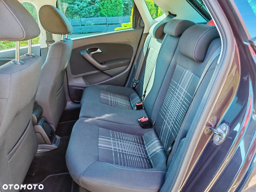 Volkswagen Polo 1.4 TDI Blue Motion Technology Lounge - 16