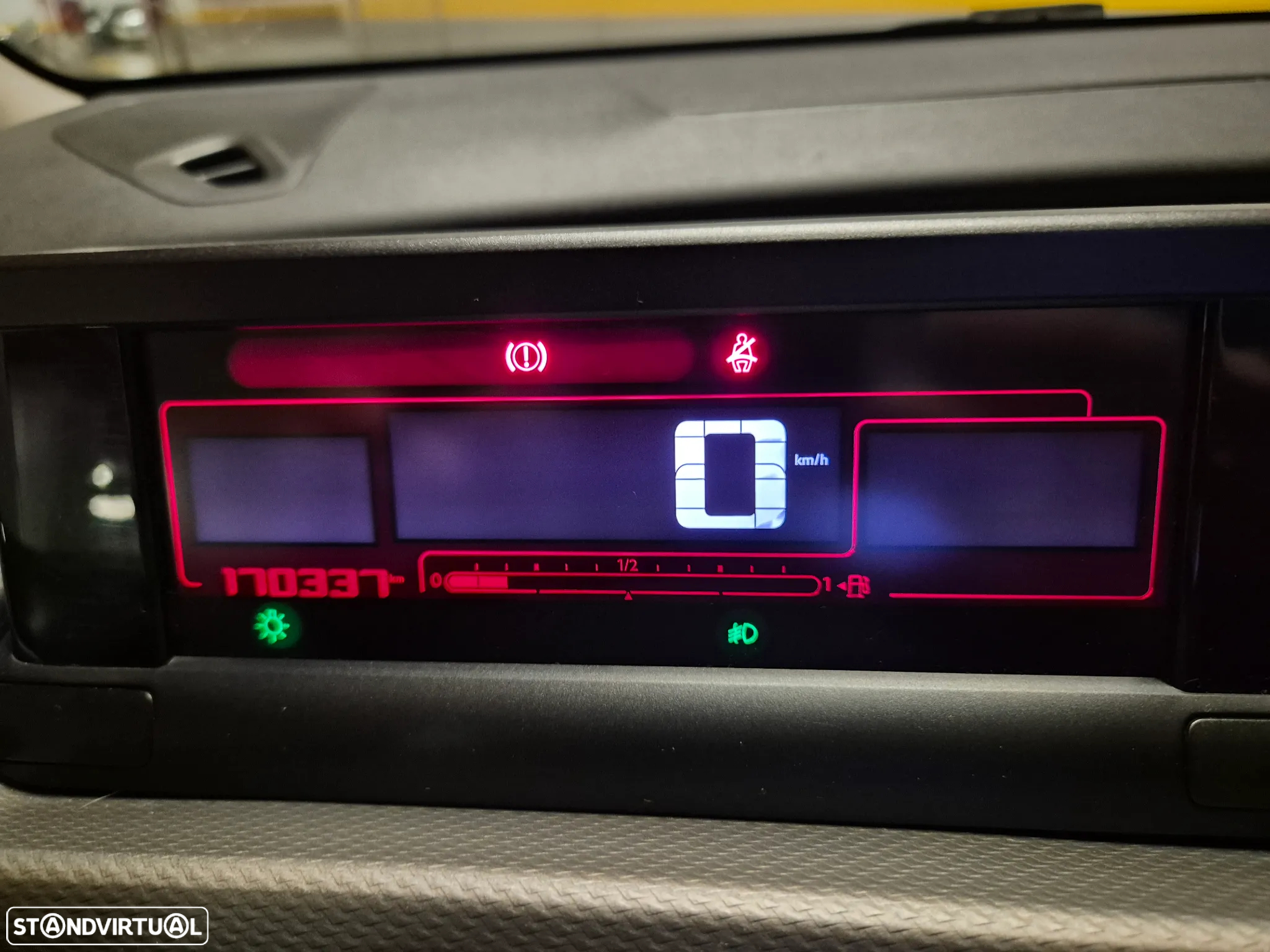 Citroën C4 Cactus BlueHDi 100 Stop&Start Shine - 25