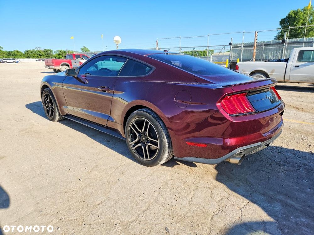 Ford Mustang - 3
