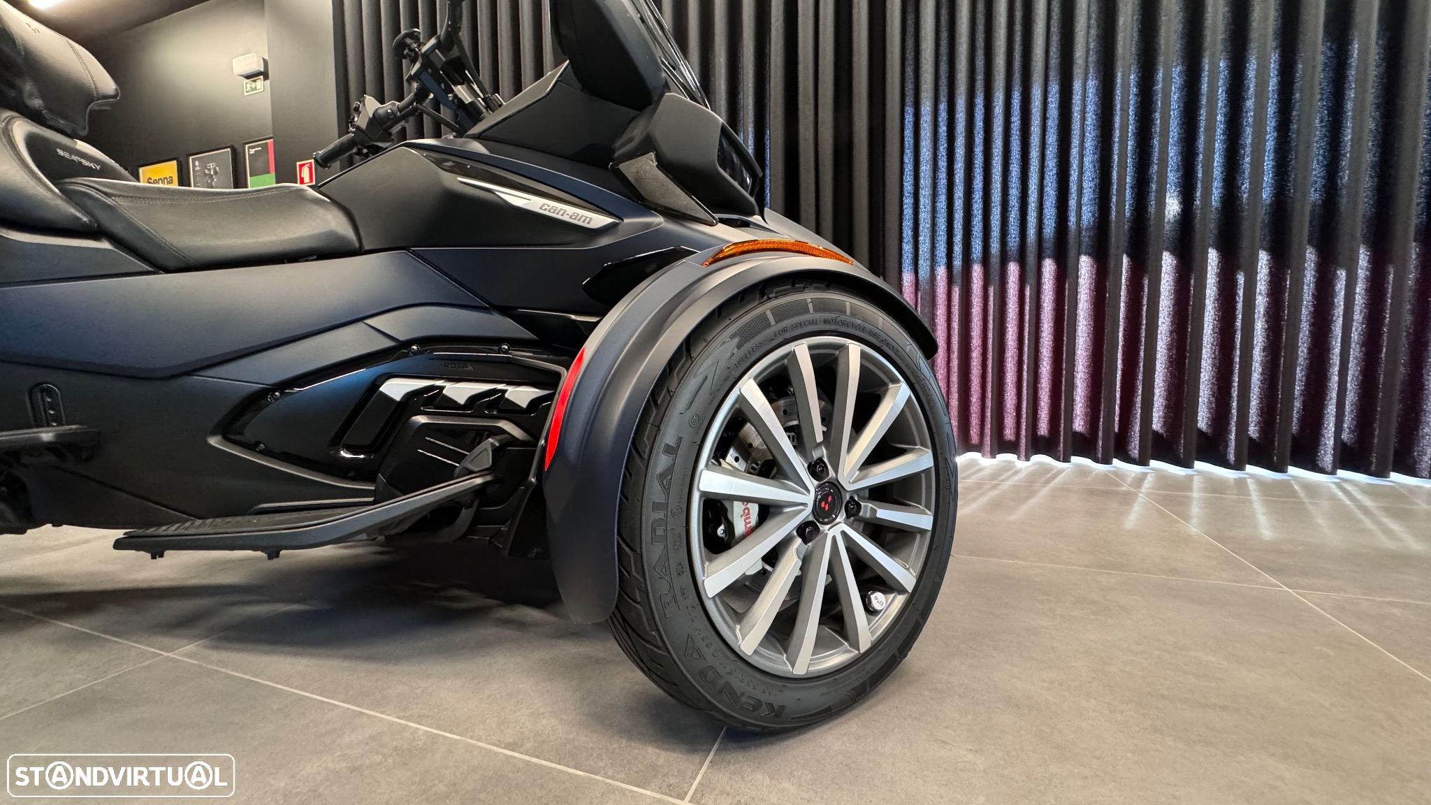 Can-Am Spyder RT Sea to Sky - 9