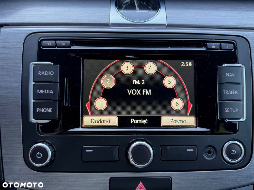 Volkswagen Passat 2.0 TDI DSG Highline - 16