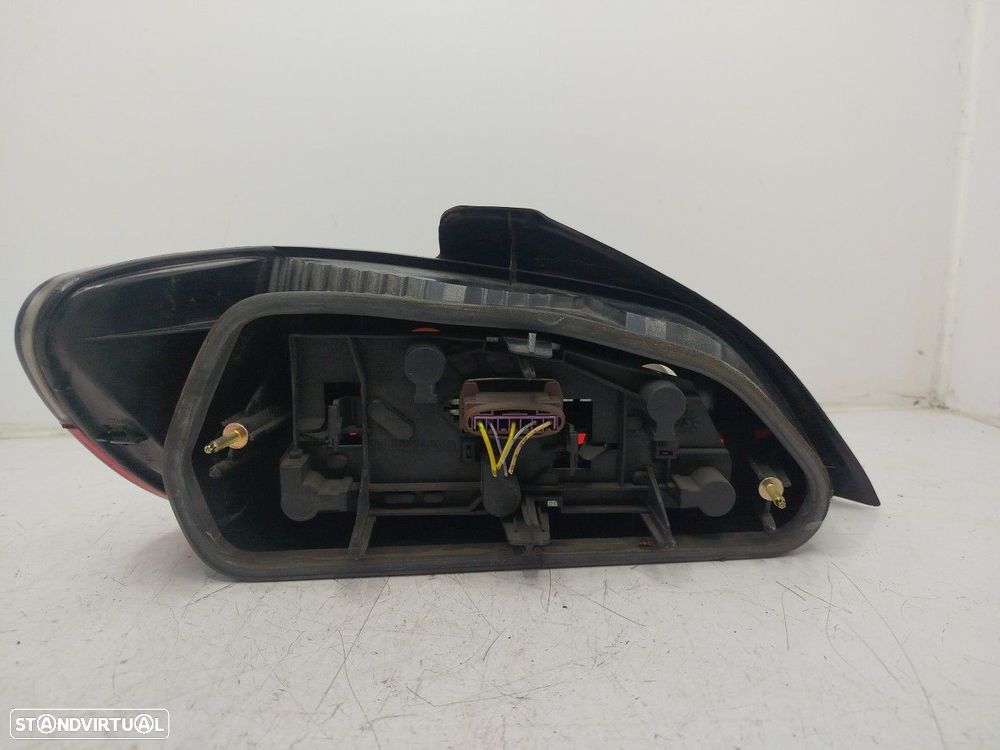 Farolim Stop Dto Peugeot 406 (8B) - 2