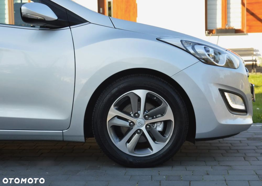 Hyundai i30 Kombi 1.6 CRDI Family - 10