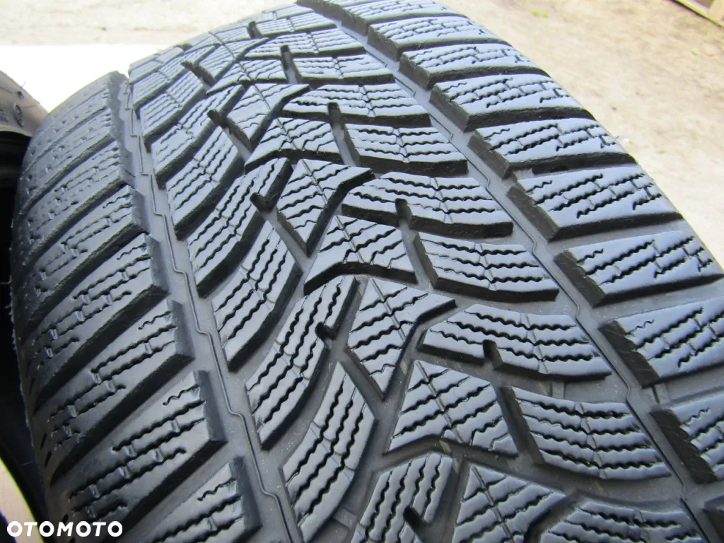 4x Opony 235/45 18 97V XL Dunlop Winter Sport 5 / Zimowe 7,5 mm - 9