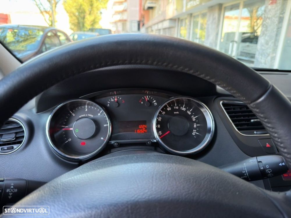 Peugeot 5008 1.6 HDi 7L Active - 24