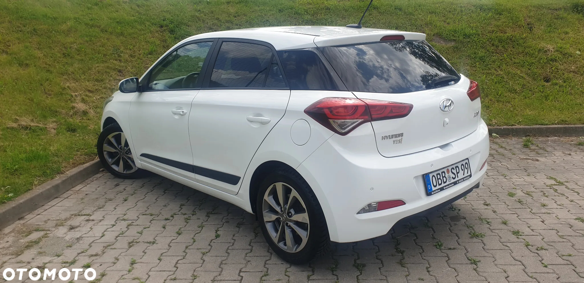 Hyundai i20 1.4 YES Gold - 12