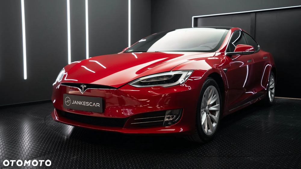 Tesla Model S Performance - 13